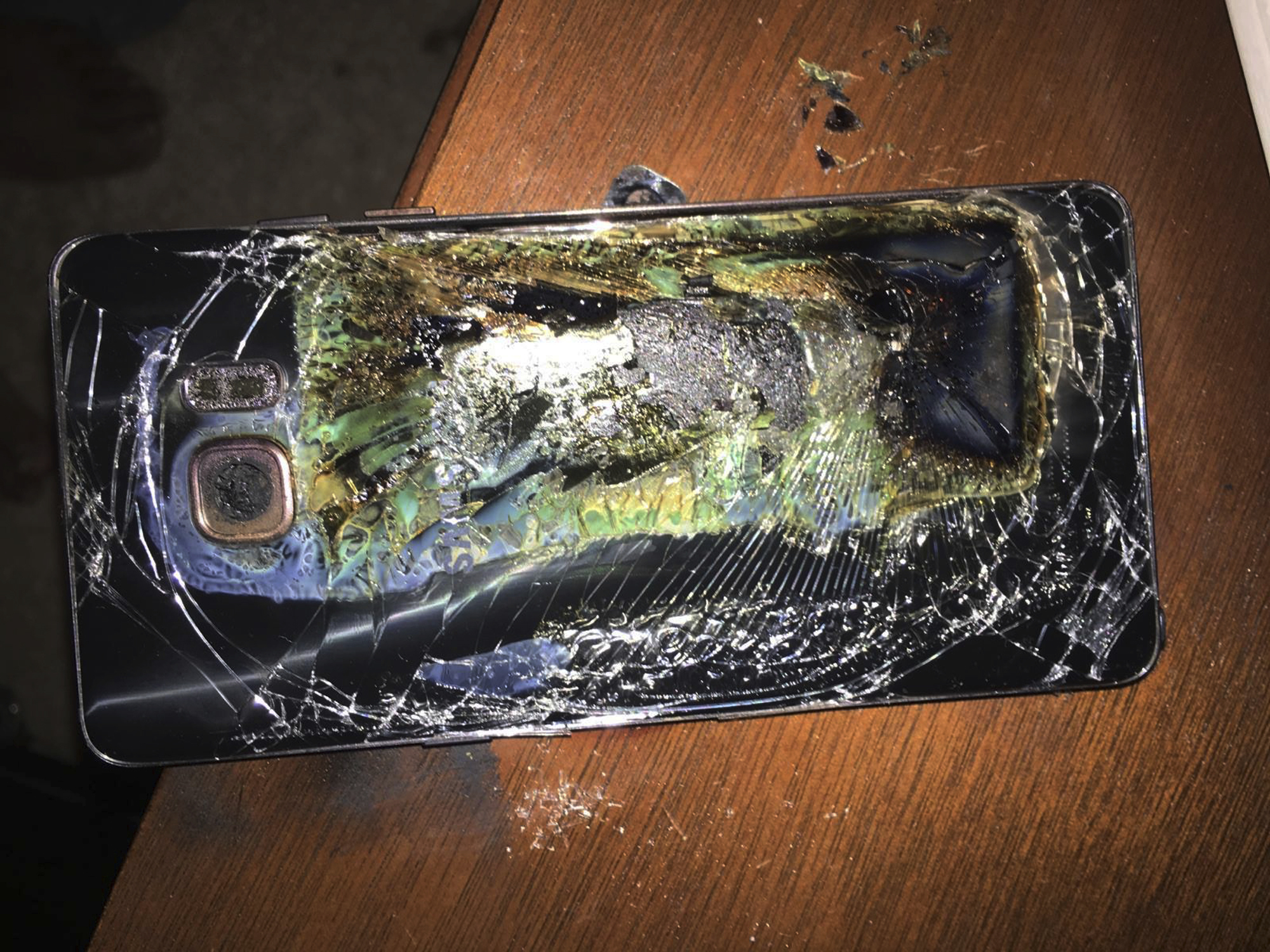 Taking a Samsung Galaxy Note 7 on a plane could cost you almost $180,000 and up to 10 years in prison.