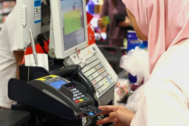 Retailers yet to fully accept PIN payment