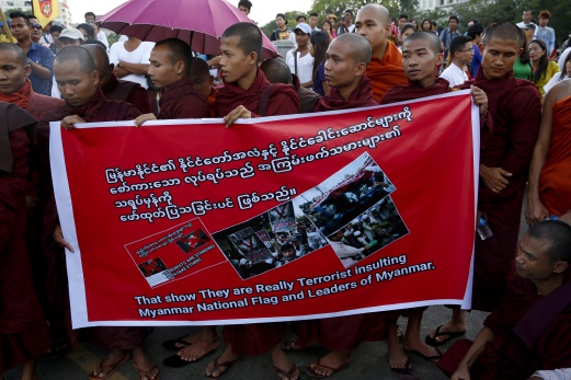 Myanmar bans workers going to Malaysia as Rohingya crisis grows